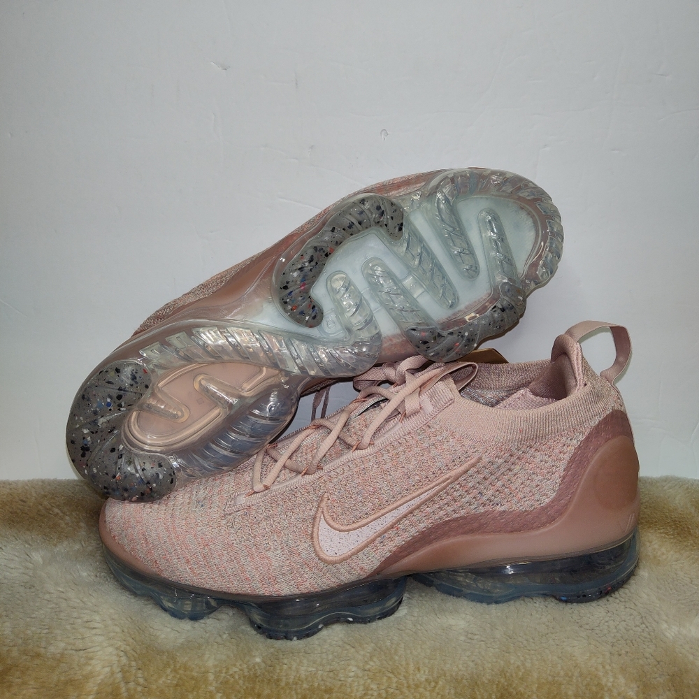 Nike Air VaporMax 2021 Flyknit DJ9975-600 Pink Oxford Women's Sz 10.5/Men's 9